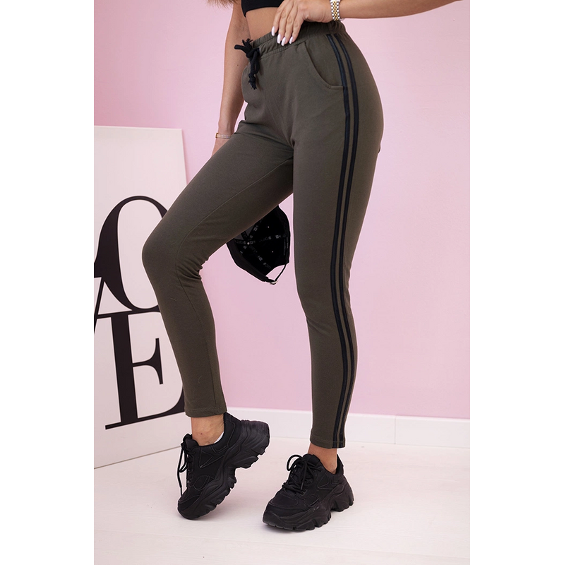 Dámske tepláky 67774 s lampasmi a viazaním v páse 64389876