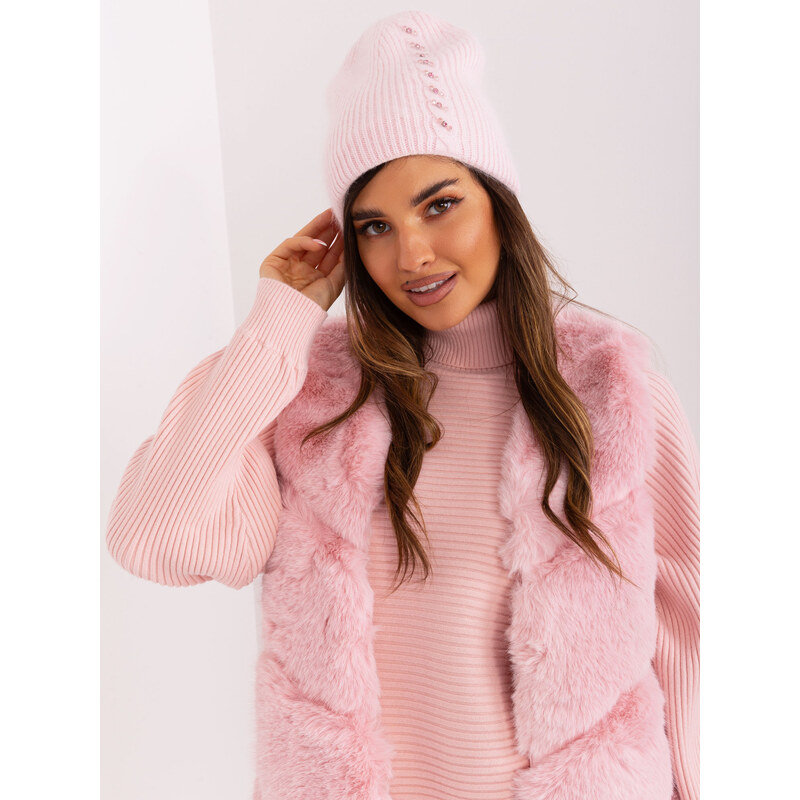 ITALY MODA Svetloružová zimná čiapka s aplikáciou AT-CZ-2328.38P-light 57953627