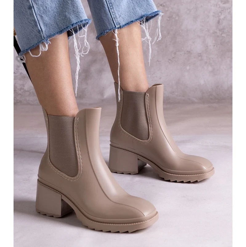 Gemre Béžové členkové gumáky na podpätku Surien 64677320