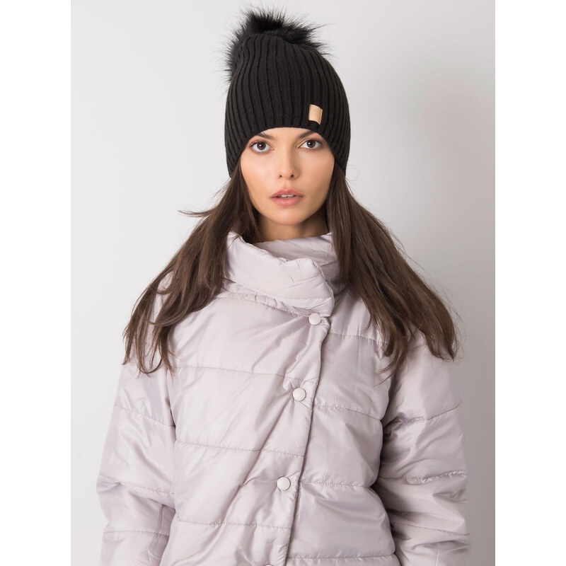 RUE PARIS Čierna čiapka s chlpatým brmbolcom -JK-SK-24.30-black 57948616