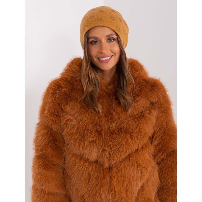 ITALY MODA Tmavožltá zimná čiapka s kamienkami AT-SK-2325.96-dark 57953553