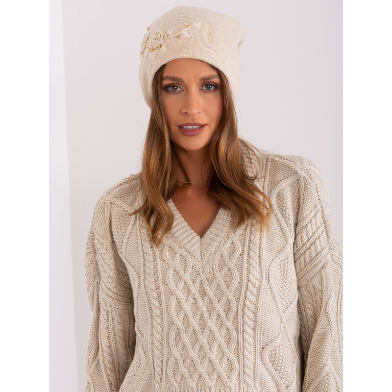 ITALY MODA Svetlobéžová čiapka s kvetinovou aplikáciou AT-CZ-2329.79 57953519