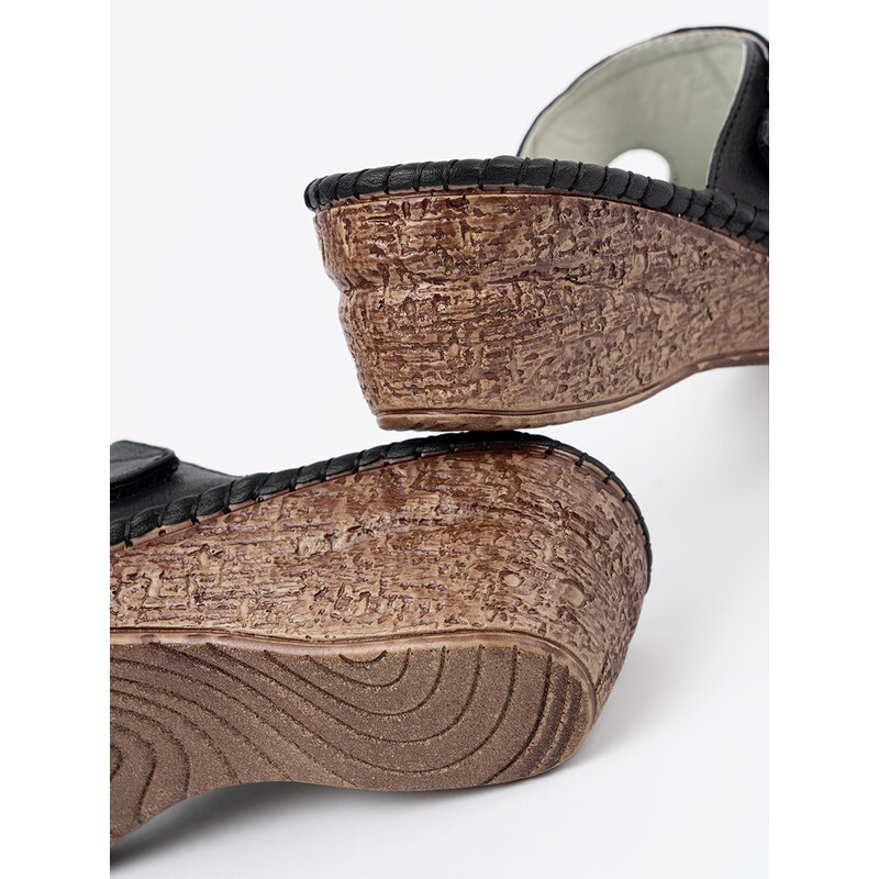 Shelvt Black wedge flip-flops with cutouts