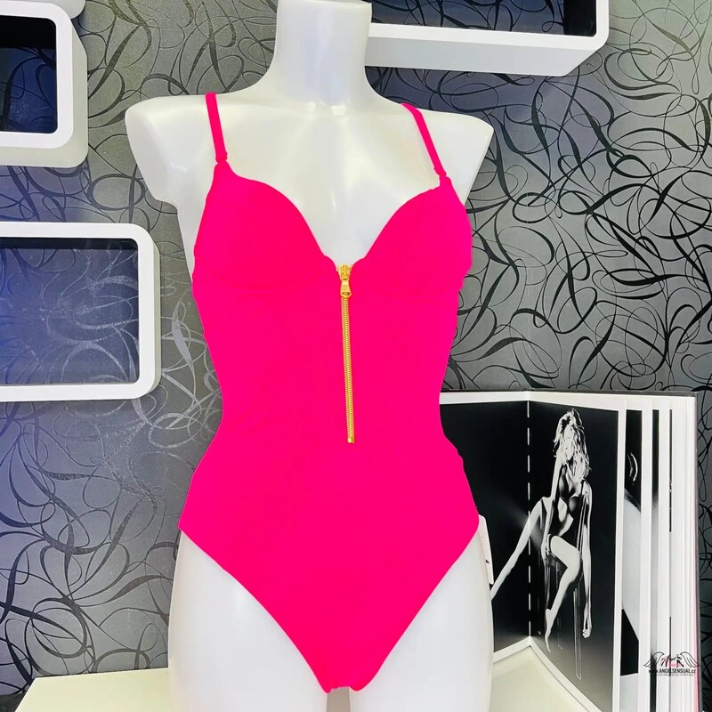 Agent Provocateur Vyskúšajte žiarivé jednodielne plavky Allecra s 46574397