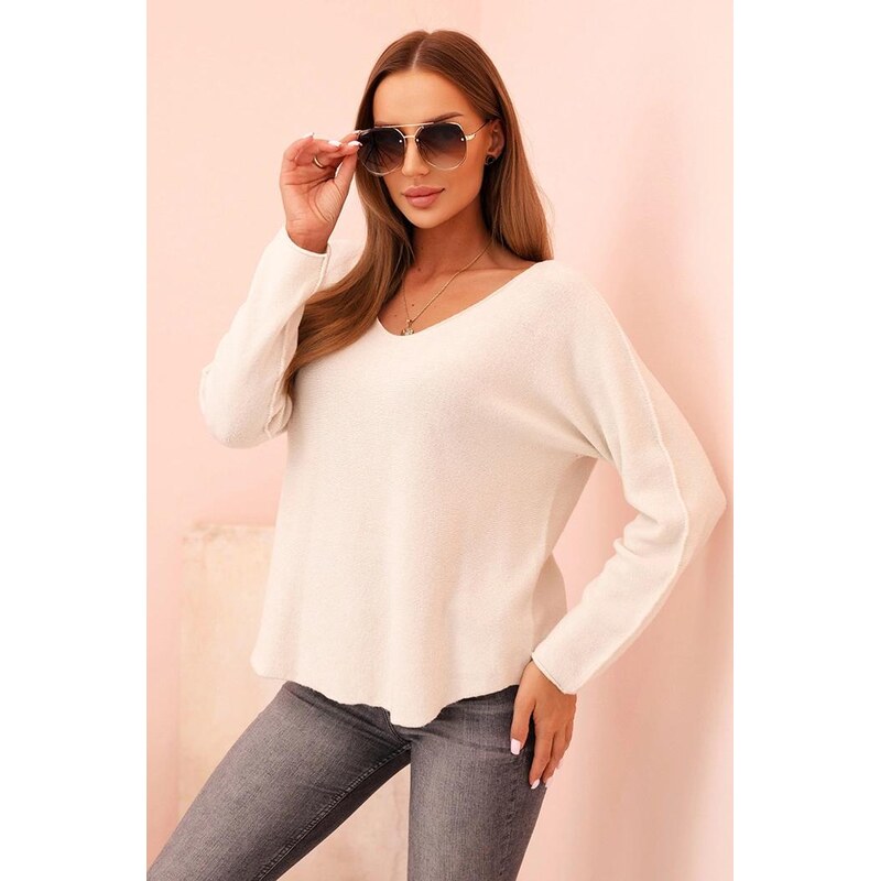 MladaModa Viskózový sveter so srdiečkovým výstrihom model IT88 svetlý 65202140