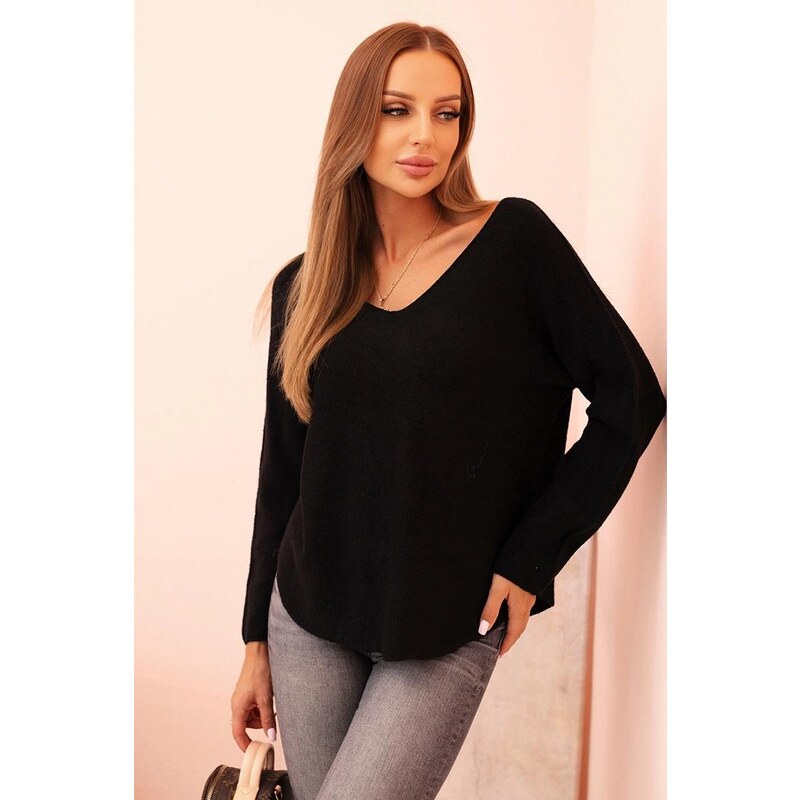 MladaModa Viskózový sveter so srdiečkovým výstrihom model IT88 čierny 65202152