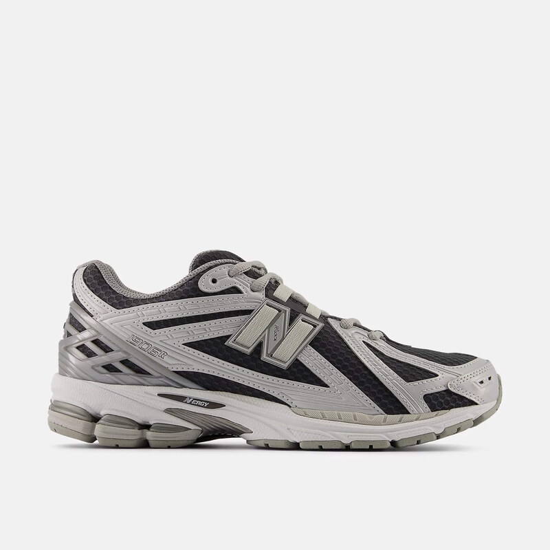 Unisex čierno-strieborné voľnočasové tenisky New Balance U1906R 65262115