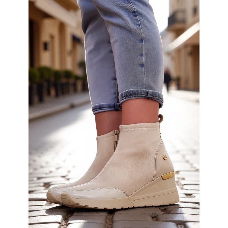 Resti Womens ankle boots on a wedge Zarricos 64974375