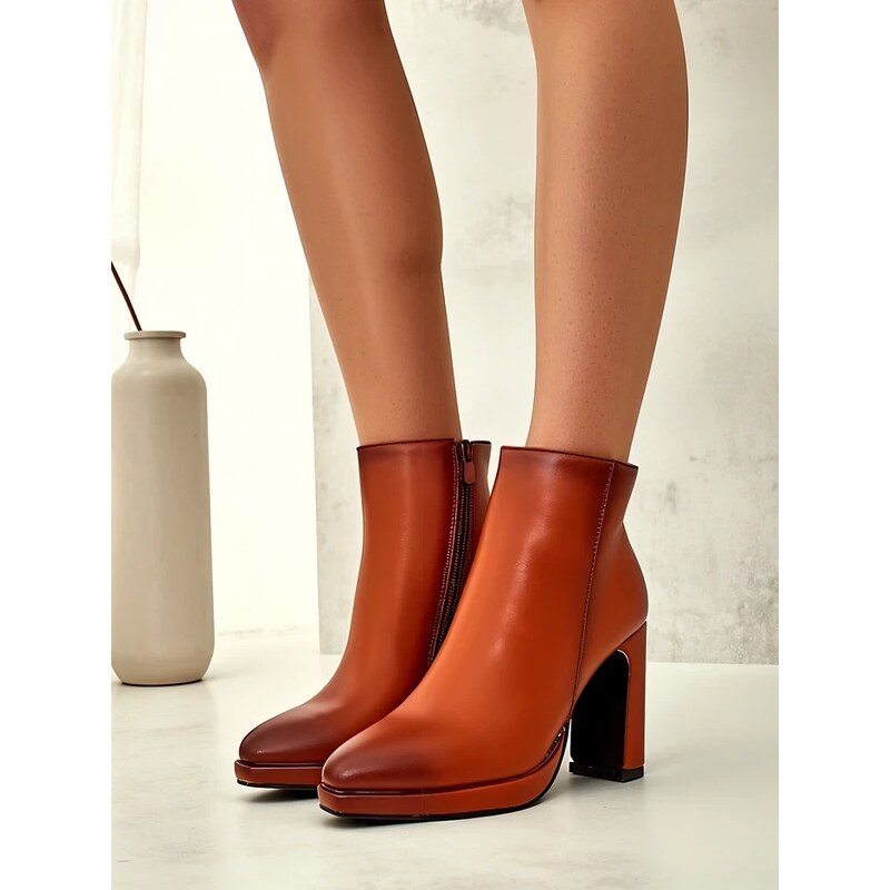 Resti Womens ankle boots with a heel Ferog 64974370