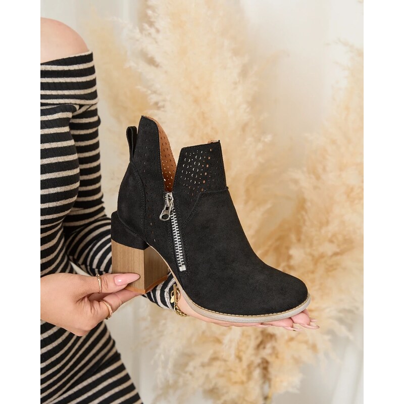 Resti Black openwork stiletto boots Veviret 65004846