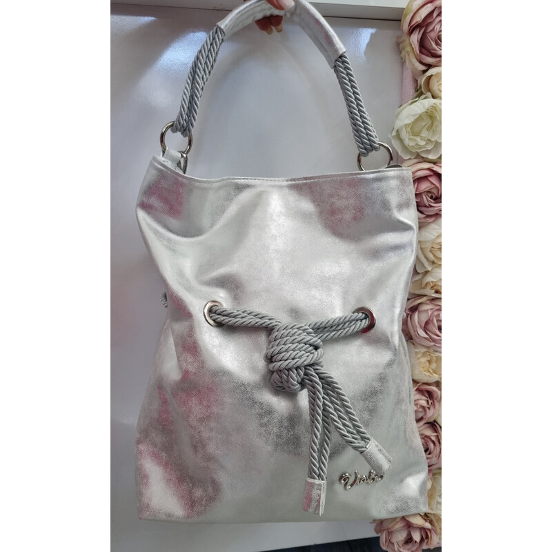 E-shop Katrins Fashion Strieborná kabelka cez plece Via55
