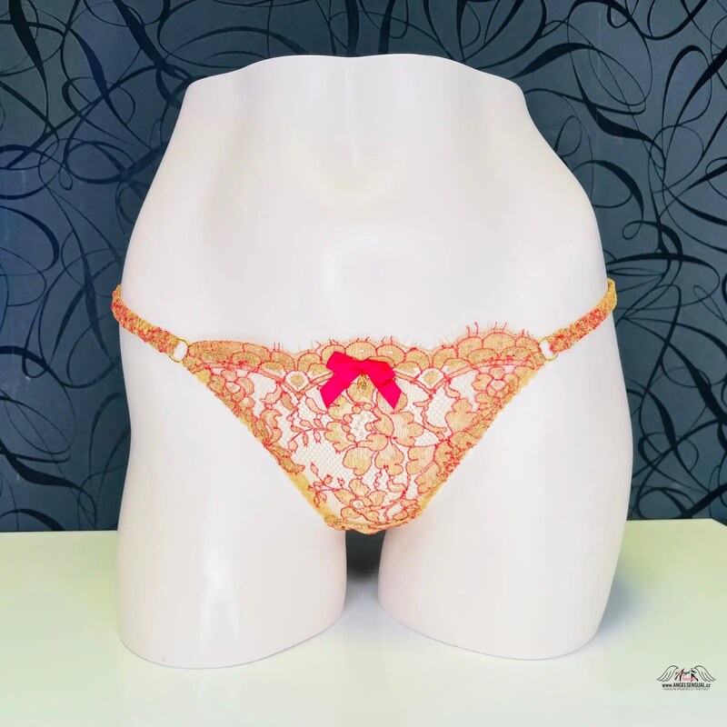 Agent Provocateur Zaharah Thong Burgundy 65202517