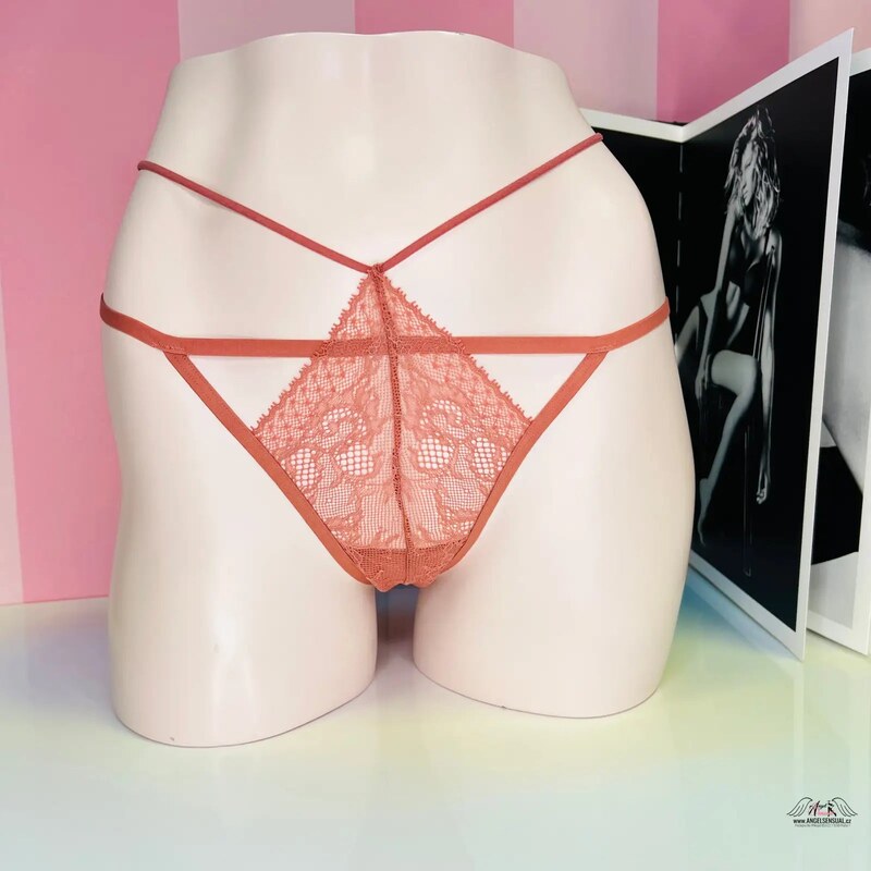 Victorias Secret Elegancia a hravosť v krajkových tangách so šnúrkou 46574588