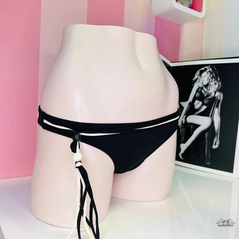 Victorias Secret Spodný diel nohavičiek s ozdobnými šnúrkami 48875107
