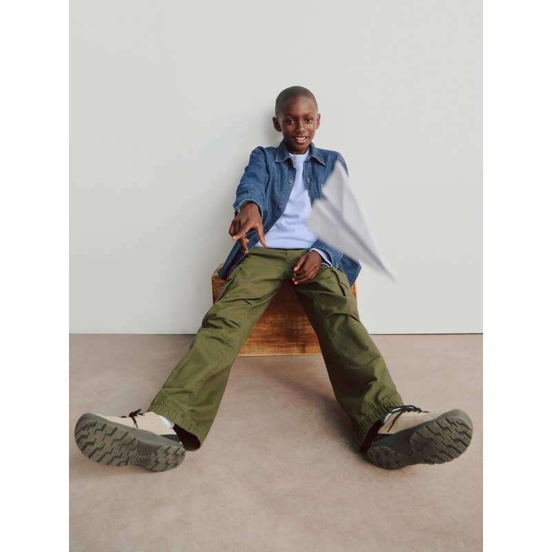 GAP Chlapčenské nohavice Cargo 801325-01 66265456