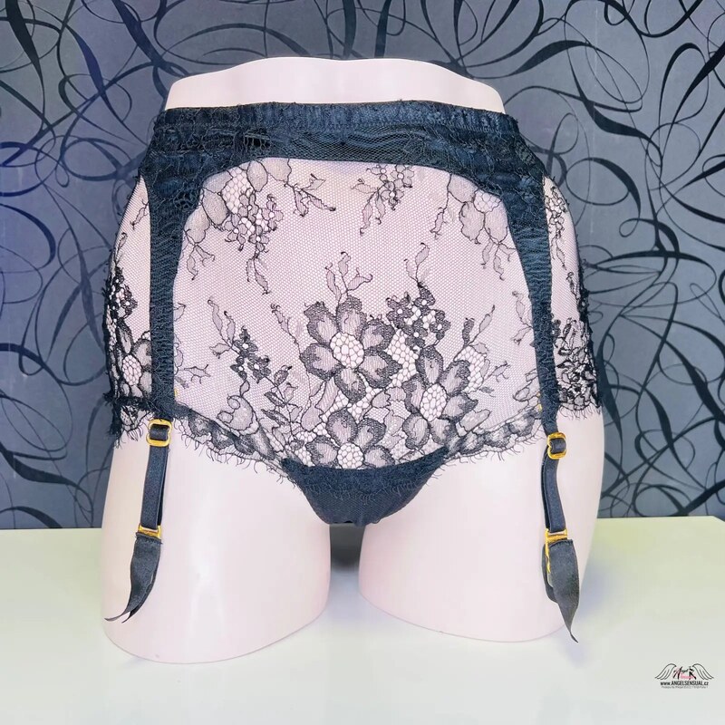 Agent Provocateur Elegantné krajkové tanga vysokého pásu s 46752191