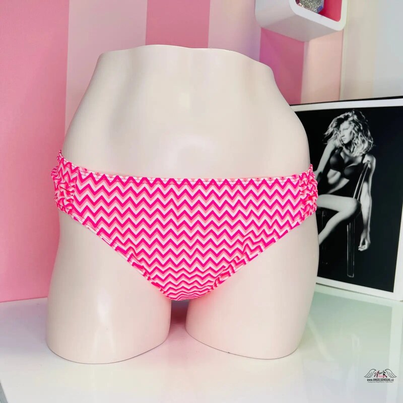 PINK Elegantné a sofistikované plavky s riasením pre štýlové leto 65202750