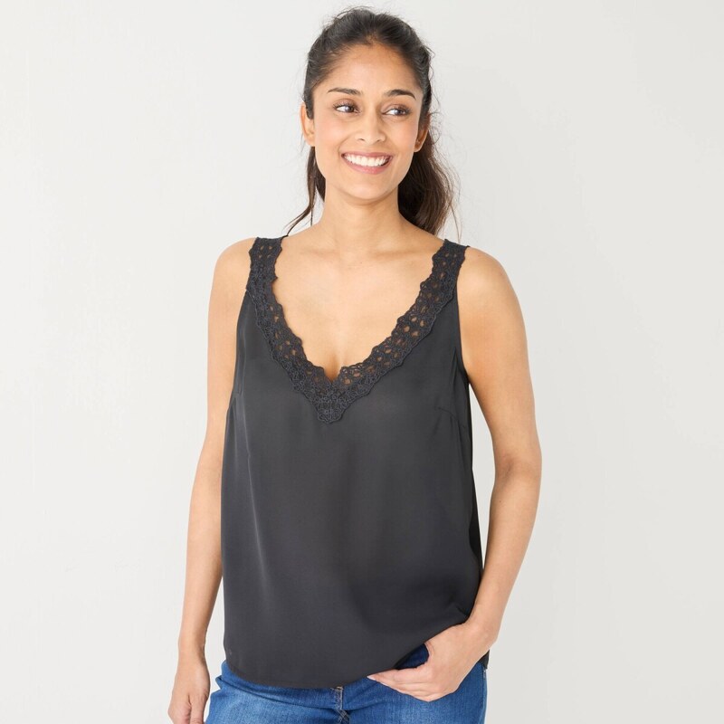 Jednofarebný top s výstrihom do V a čipkou čierna 048 Blancheporte 65217644