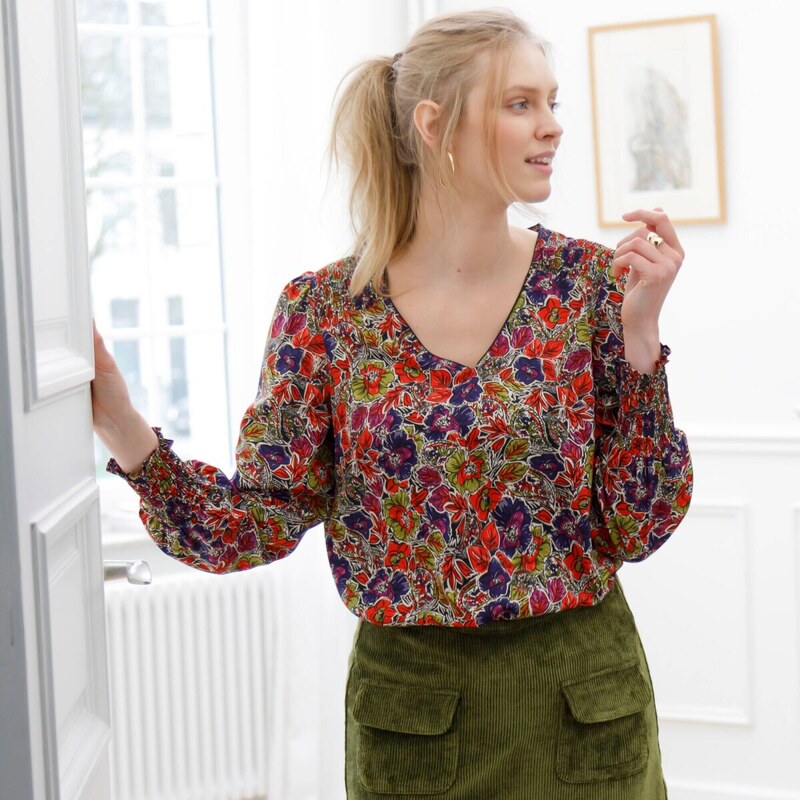 Blúzka so žabkovaním a potlačou kvetín nám. modrá/papriková 036 65217756