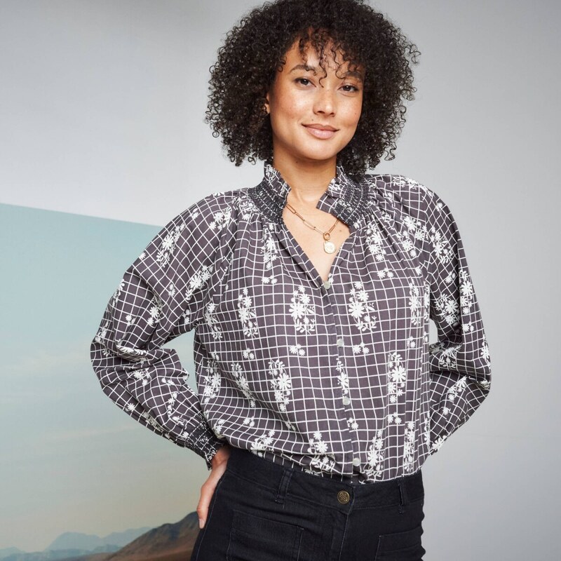 Blúzka so žabkovaním a nazberanými rukávmi, s potlačou antracitová 65218577