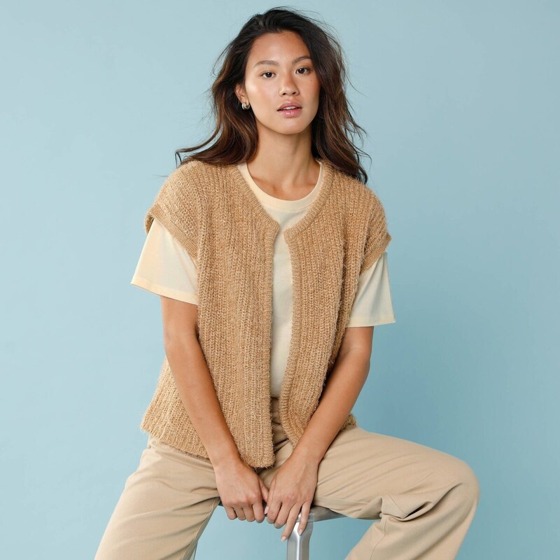 Vesta z úpletu s predĺženým vláknom pre nižšiu postavu béžová 052 65218779