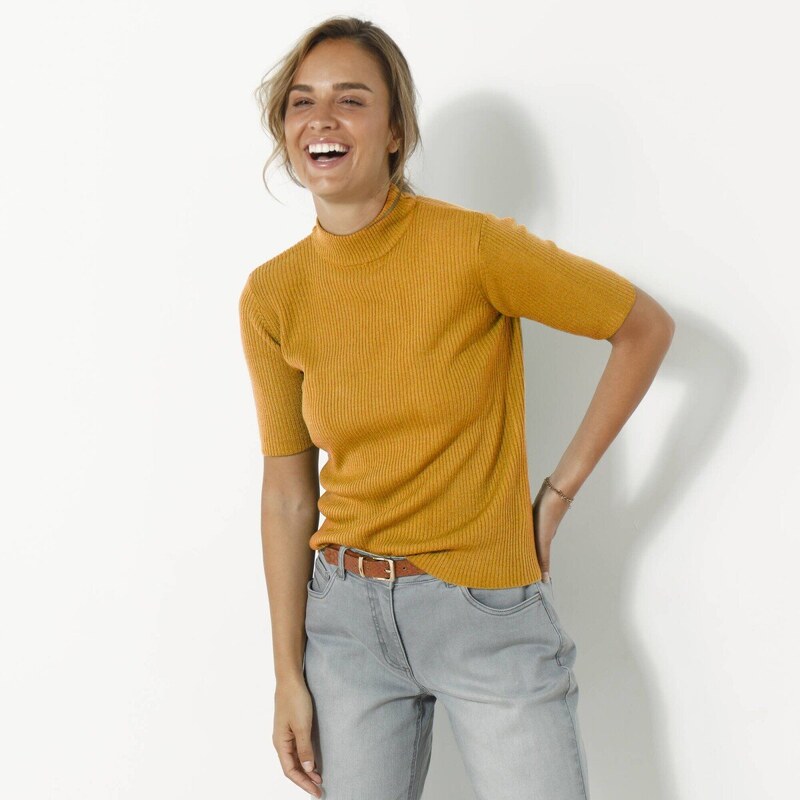 Vrúbkovaný pulóver s krátkymi rukávmi a stojačikom kari 036 56607811