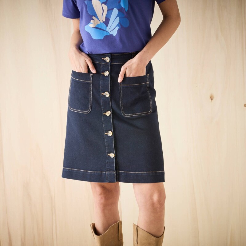 Krátka rozšírená sukňa s gombíkmi tmavomodrá 052 Blancheporte 65218782