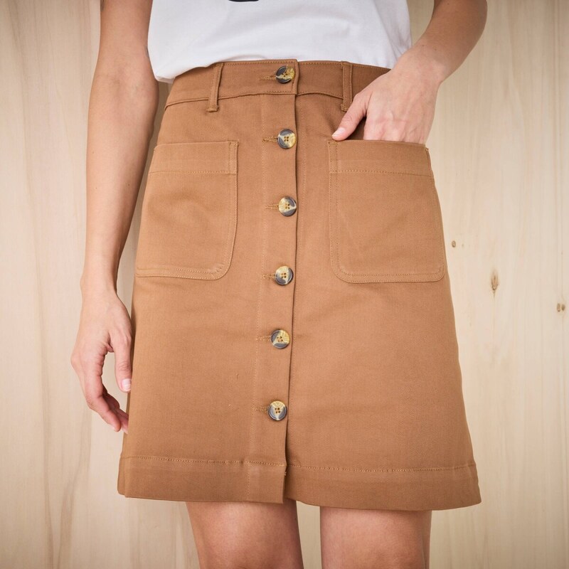 Krátka rozšírená keprová sukňa s gombíkmi karamelová 040 Blancheporte 65218799