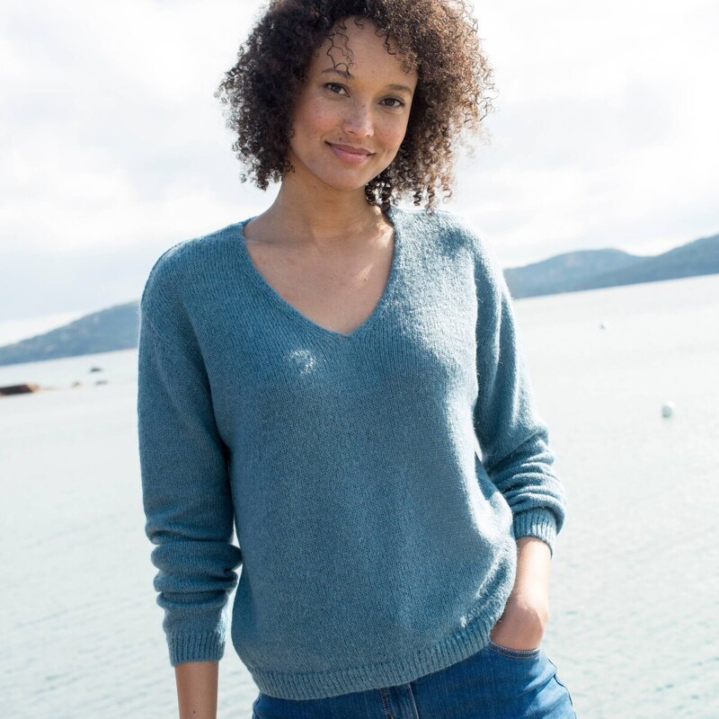 Pulóver s výstrihom do V zo zmes vlny a mohéru ľadovomodrá 052 65218956