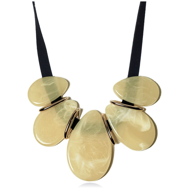 Lodestar Elegantný náhrdelník Kvapky dažďa Krémový mramor 65228288