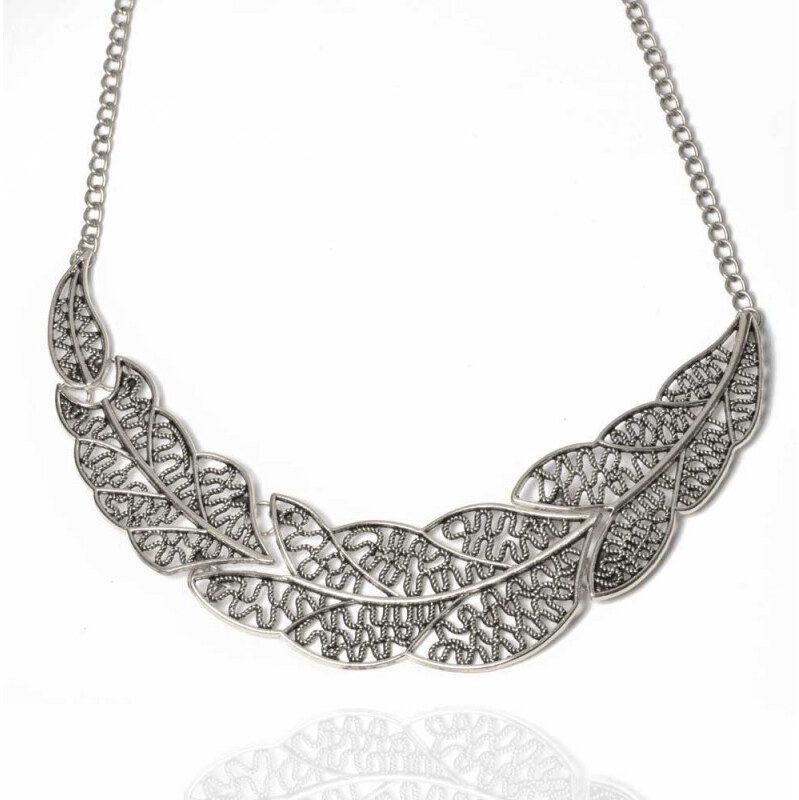 Lodestar Bižutérny náhrdelník Antik Florals Strieborný 65228653