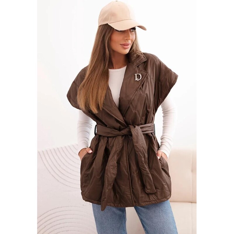 MladaModa Prešívaná vesta s opaskom a širokými klopami model 5696 65626758