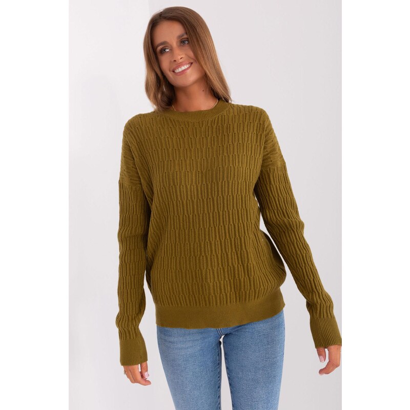 MladaModa Klasický sveter so vzorom vpredu model 33814 farba khaki 65292132