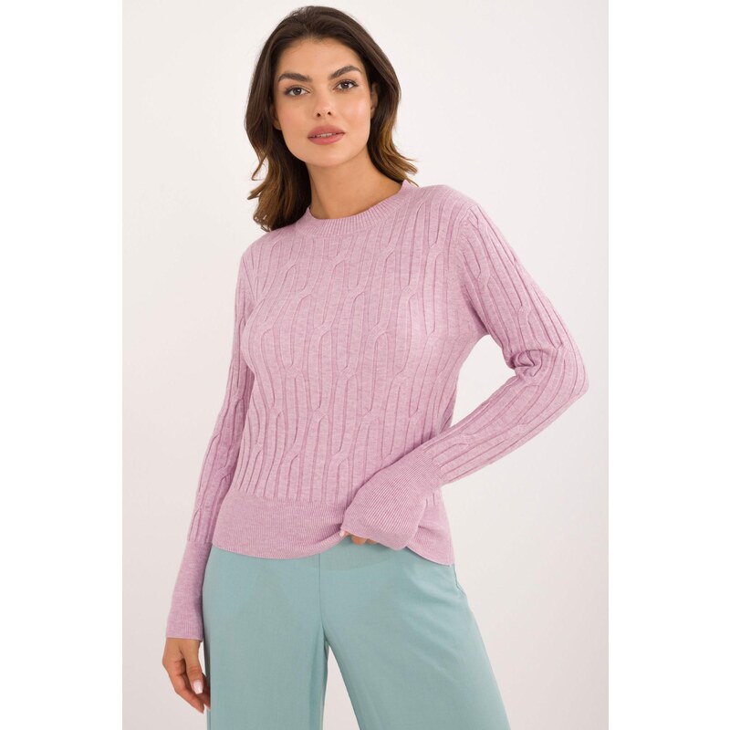 MladaModa Klasický sveter so vzorom model 38200 farba svetlá lila 65292146
