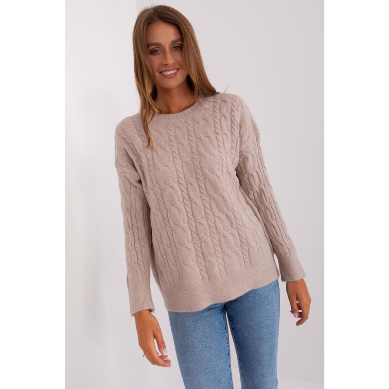 MladaModa Klasický sveter s vrkočovým vzorom model 23527 béžový 65292162