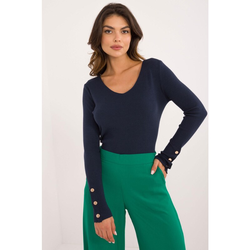 MladaModa Klasický sveter s patentkami na rukávoch model 33449 farba 65292180