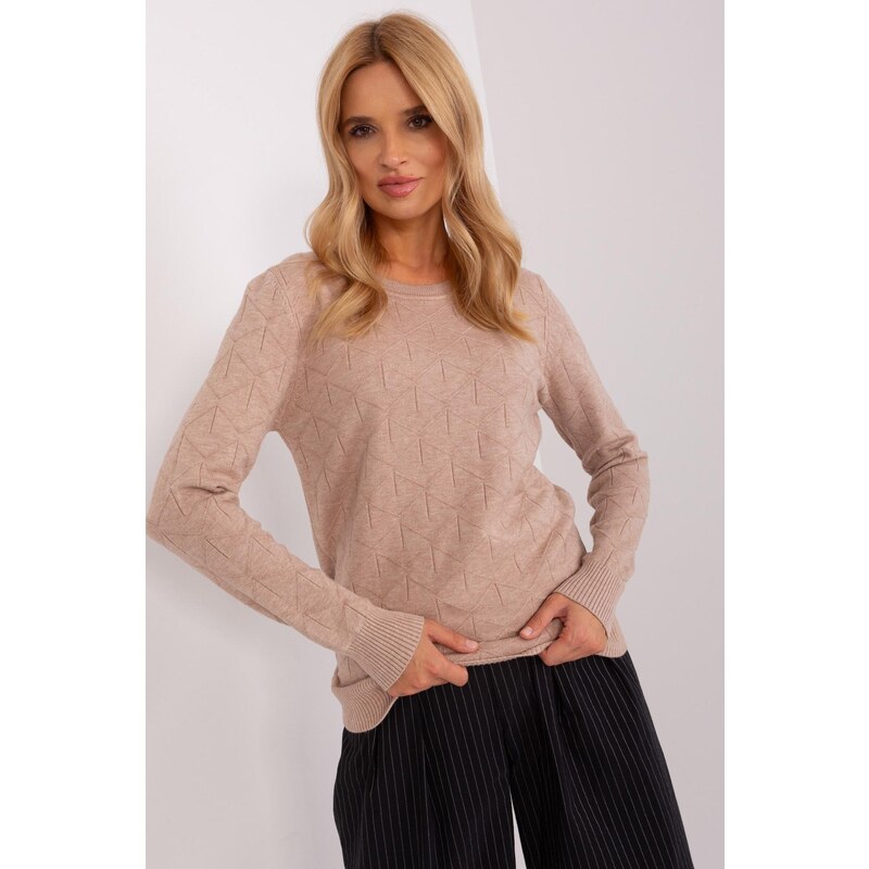 MladaModa Klasický sveter s okrúhlym výstrihom model 90125 béžový 65292194