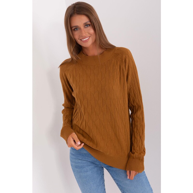 MladaModa Klasický sveter so vzorom model 32637 hnedý 65292214