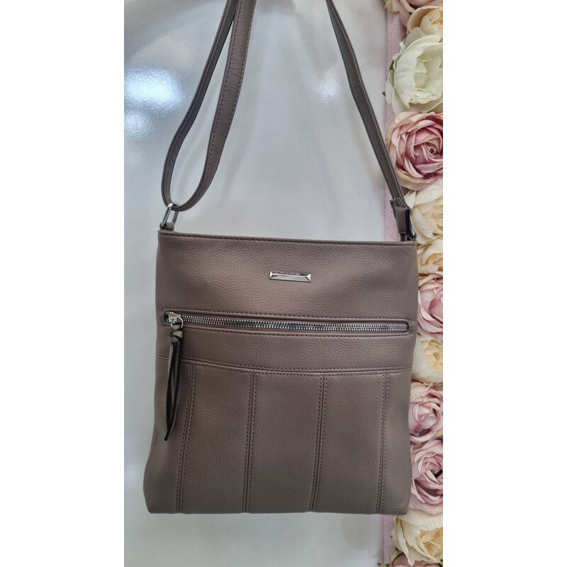 E-shop Katrins Fashion Jednoduchá hnedá crossbody kabelka Silvia