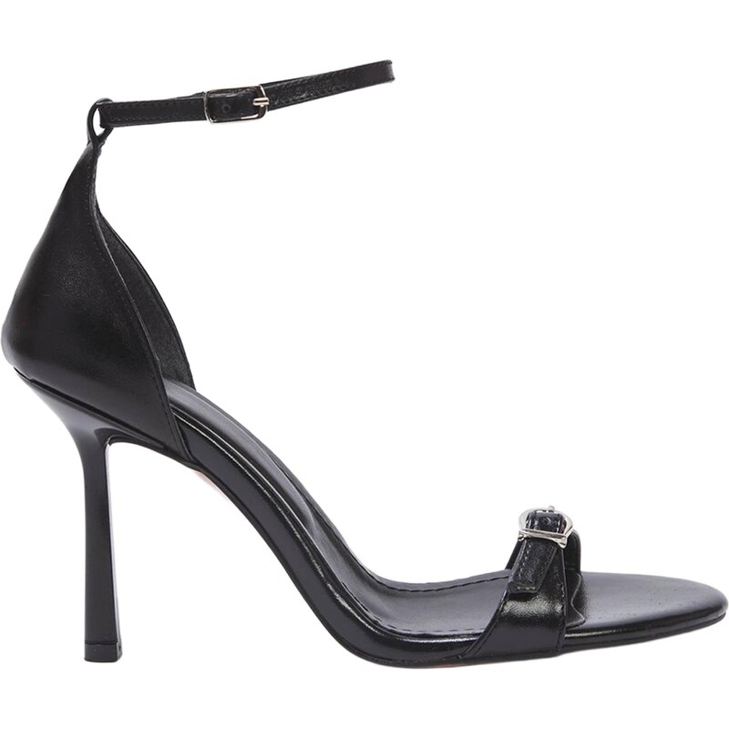 Trendyol Remienkové sandále čierna 65892733