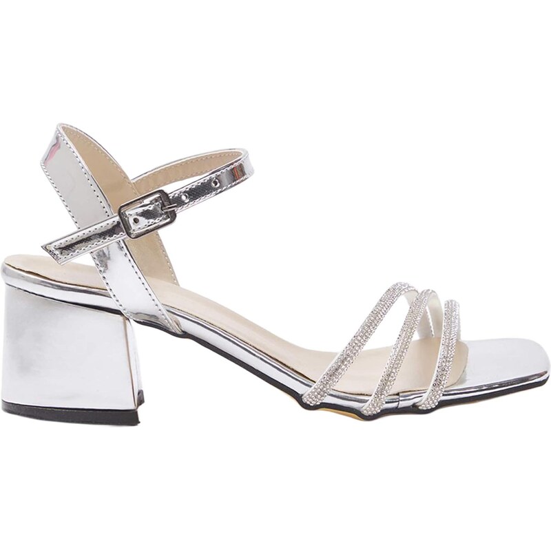 Trendyol Remienkové sandále strieborná 65892753