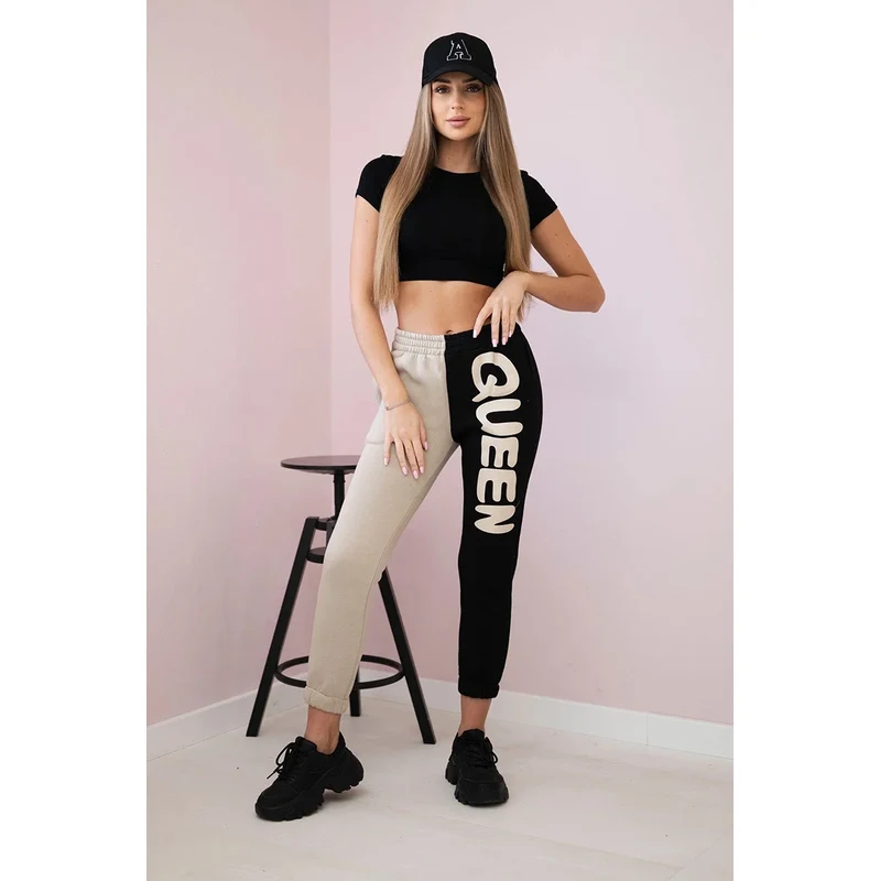 K-Fashion Dámske tepláky s nápisom QUEEN čierne 65720177