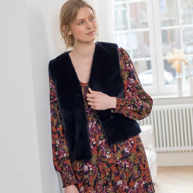 Vesta z kožušinovej imitácie nám. modrá 040 Blancheporte 65219020