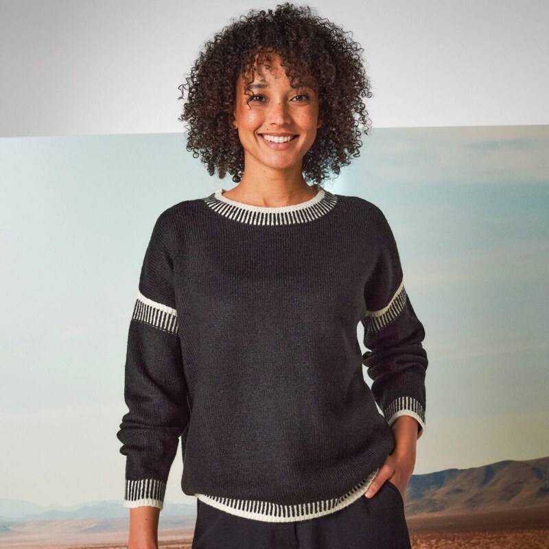 Púlover s okrúhlym výstrihom_x000D_ a žakárovým vzorom čierna/ražná 65218813