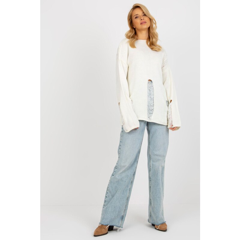 MladaModa Sveter so širokými rukávmi a predratými dierami model 04303 65463097