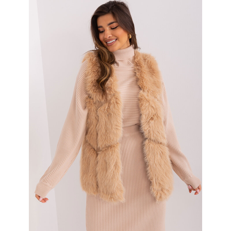 ITALY MODA Camel kožušinová vesta s vreckami AT-KZ-2375.00P-camel 57953610