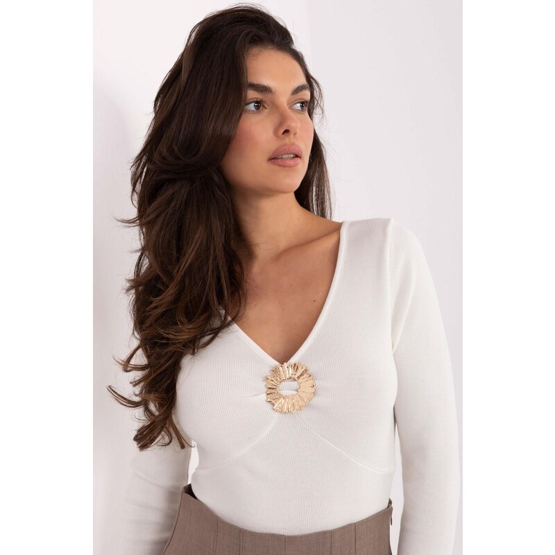 MladaModa Elegantný sveter s ozdobným prvkom v dekolte model 03476 65578851