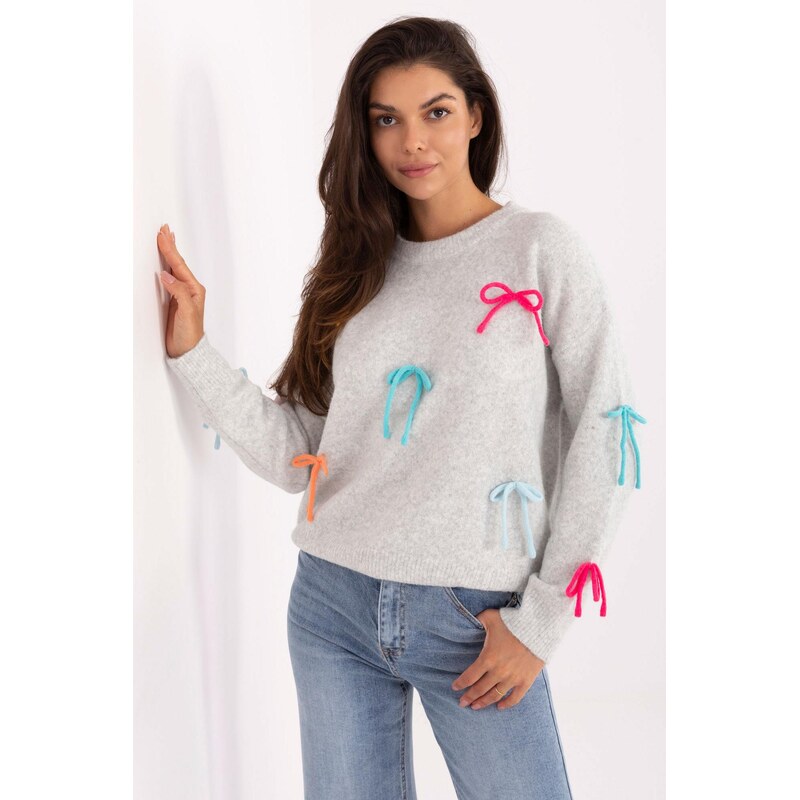 MladaModa Sveter s farebnými mašličkami model 8241 svetlý šedý 65626358