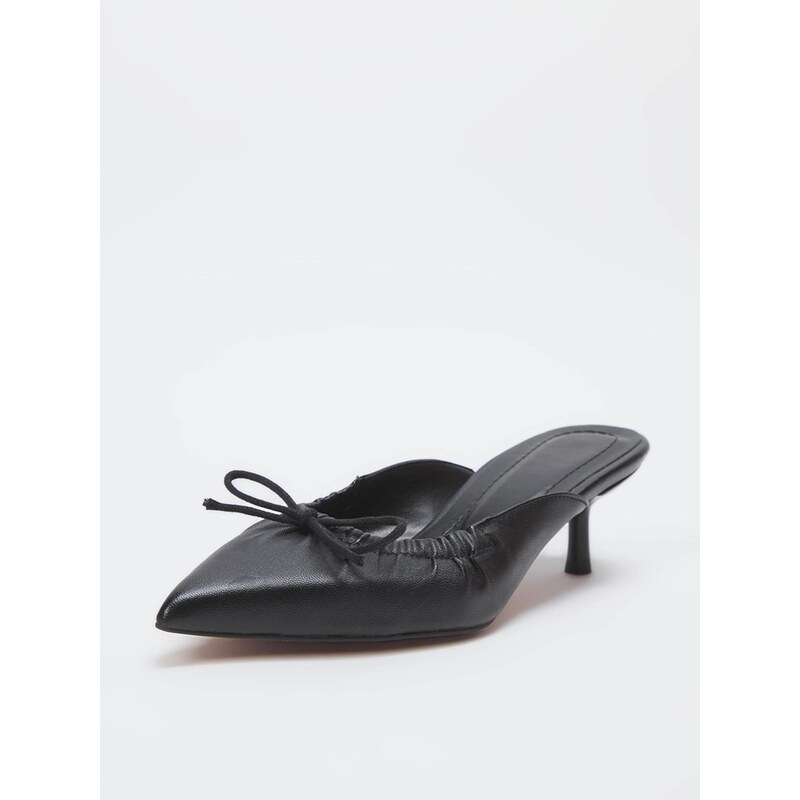 Trendyol Šľapky čierna 64570758