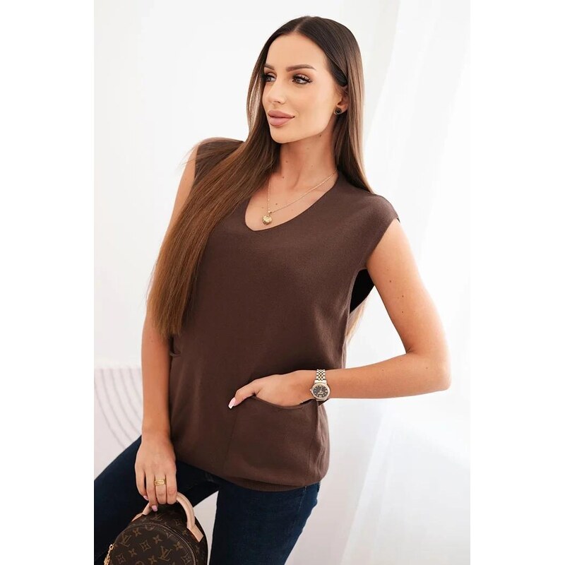 MladaModa Viskózový sveter bez rukávov s vreckami model R2013 hnedý 65727686